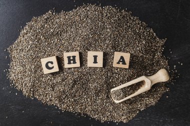 Chia tohum koyu arka plan üzerine yığını