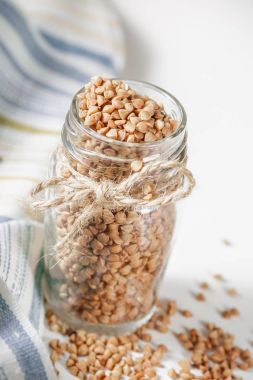 Cam Kavanoz içinde pişmemiş buğday yakın çekim