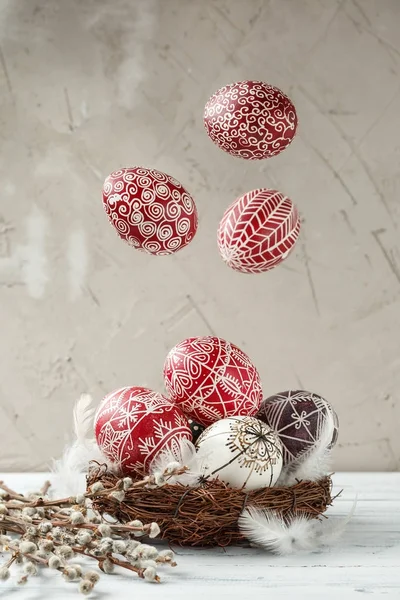 Nature morte avec Pysanky, oeufs de Pâques décorés — Photo