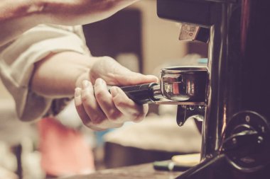 Tarafından Cafe Barista kahve hazırlama