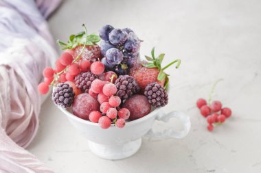 Dondurulmuş çilek beyaz Kupası'nda ürün yelpazesine