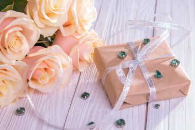 Gül Sevgililer günü için hediye