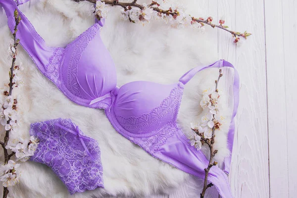 Conjunto de ropa interior femenina con flor de albaricoque — Foto de Stock