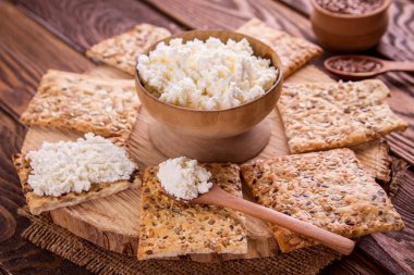 Tahıl ve tohum ile sağlıklı bisküvi