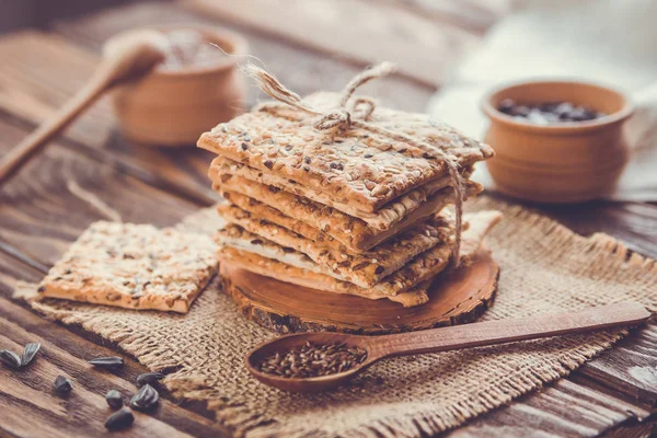 Biscuiți sănătoși cu cereale și semințe — Fotografie, imagine de stoc