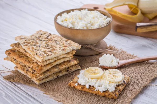 Galletas saludables con granos y semillas — Foto de Stock