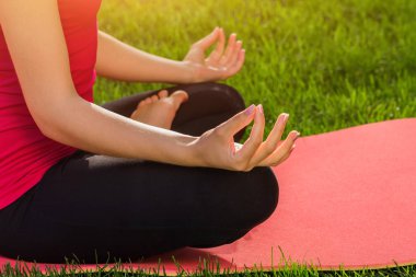 Yoga poz oturmuş. Pratik Yoga