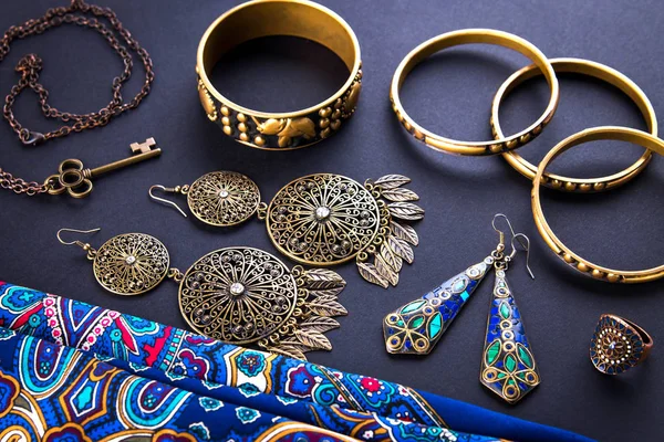 Ženské indiánské šperky a doplňky — Stock fotografie