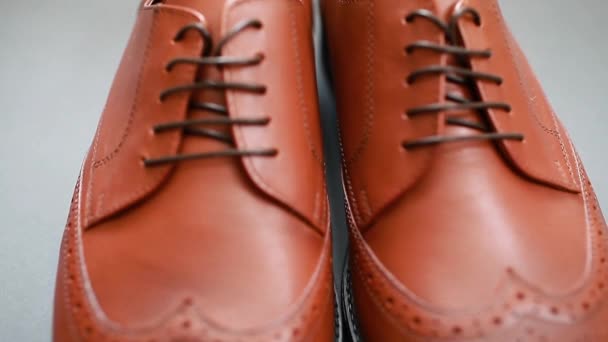 Oxford Manliga Brogues Skor Mäns Mode Klassiska Bruna Läder Skor — Stockvideo