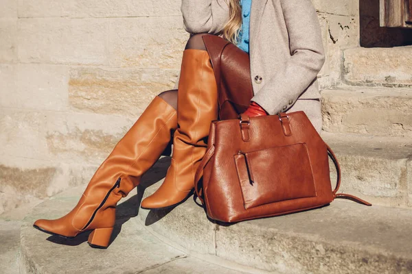 Close Woman Wearing Stylish Orange Boots Leather Skirt Beige Coat — Stock Photo, Image