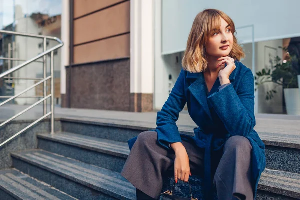 Portrait Stylish Young Woman Wearing Blue Coat Culottes Relaxing Purse — Stock Photo, Image