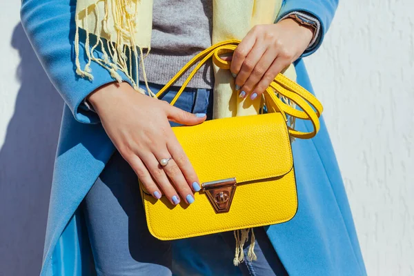 Fashion Young Woman Holding Stylish Handbag Wearing Trendy Blue Coat — Stock Photo, Image