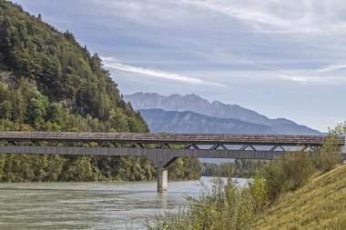 Özel House Inn köprüden