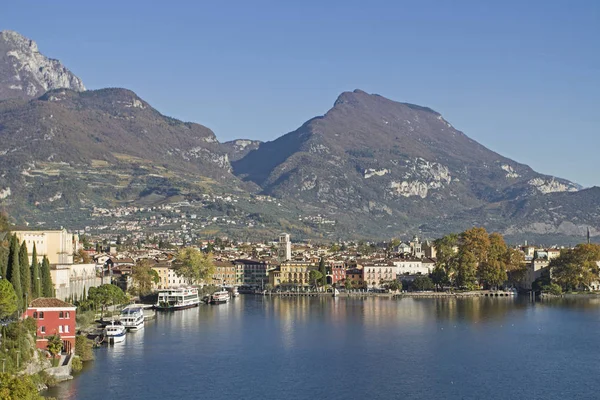 Riva en el lago de Garda — Foto de Stock