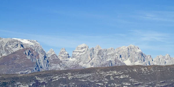 Brenta blick auf monte bondone — Stockfoto