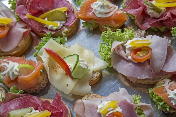 Serving plate with different sandwiches — Stock Photo, Image