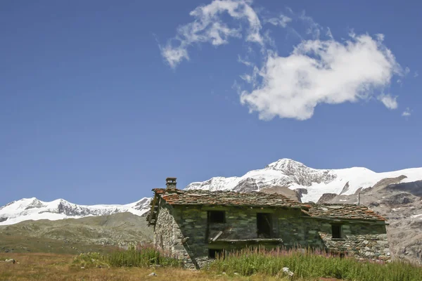 Idyllische hut in Piemonte — Stockfoto