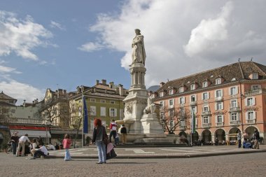 Bolzano kasaba meydanında