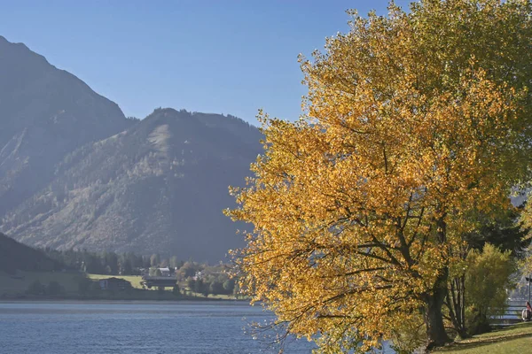 Sol de otoño en el lago Achensee — Foto de Stock
