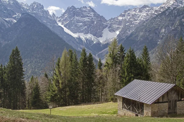 Caminho do Papa perto de Lorenzago di Cadore — Fotografia de Stock