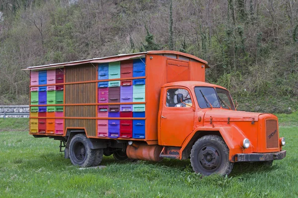 La casa mobile delle api — Foto Stock