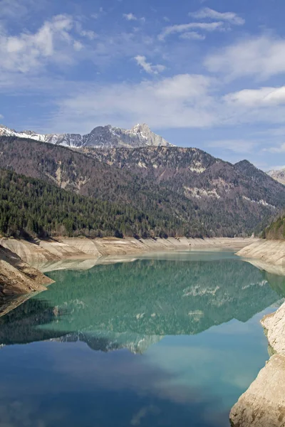 Lago di Sauris in Friuli — стокове фото