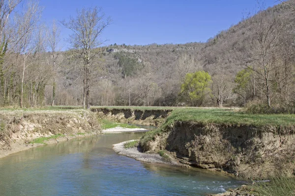 Randonnée le long de la rivière Mirna — Photo