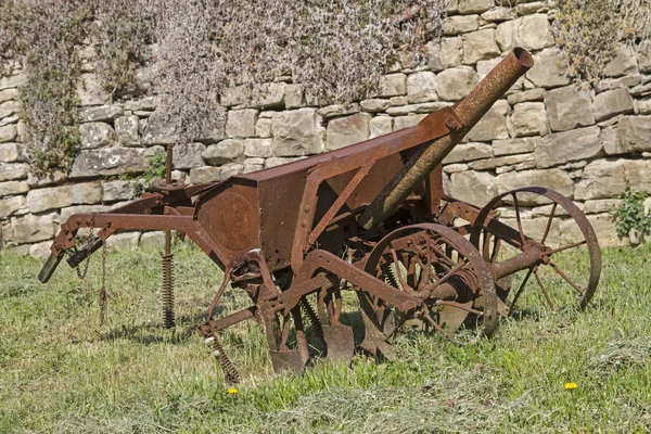 Old iron plow — Stock Photo, Image