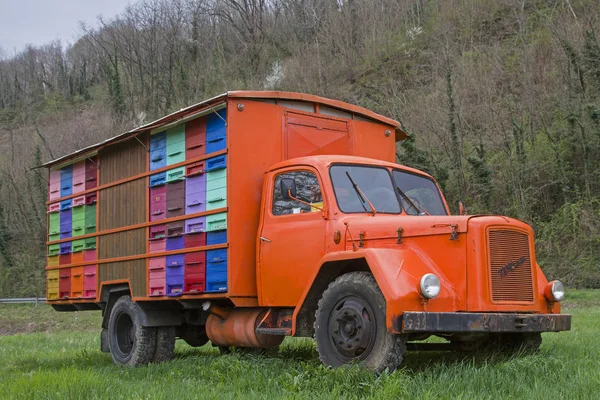 La casa mobile delle api — Foto Stock