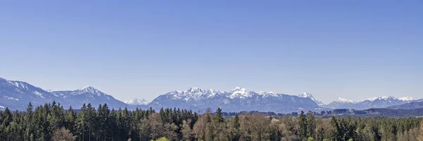 Rundblick von den Ausläufern der Alpen — Stockfoto