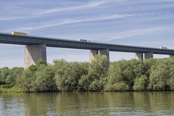 Αυτοκινητόδρομος γέφυρα κοντά σε Ρέγκενσμπουργκ — Φωτογραφία Αρχείου