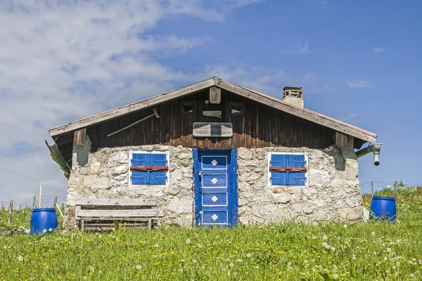 Tennen alm in de vallei van de Laengental — Stockfoto