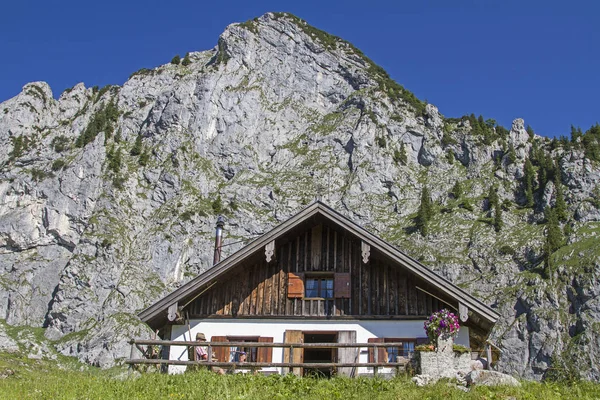 Achterste Scharnitzalm in Benediktenwand gebied — Stockfoto