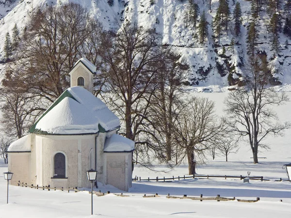 Capela no Tirol no inverno — Fotografia de Stock