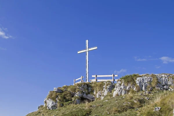 Montecampo için yürüyüş