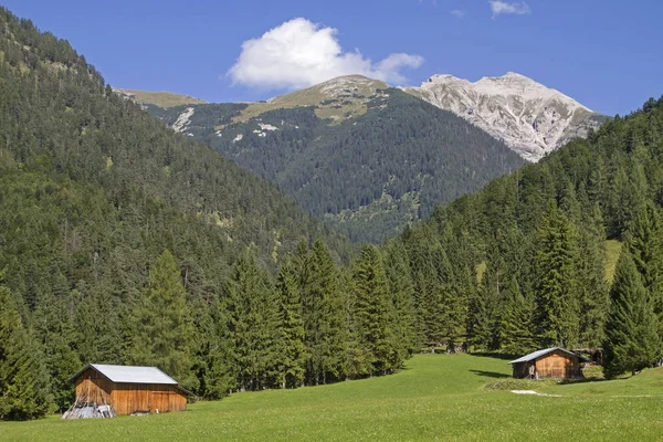 Słoneczny dzień w regionie Oberland — Zdjęcie stockowe