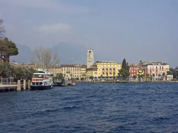 Riva, na północnym brzegu jeziora Garda — Zdjęcie stockowe