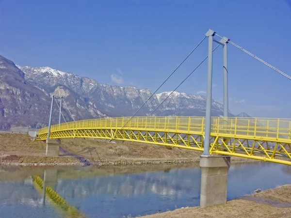 Bridge in yellow - bicycle path through South Tyrol — Stock Photo, Image