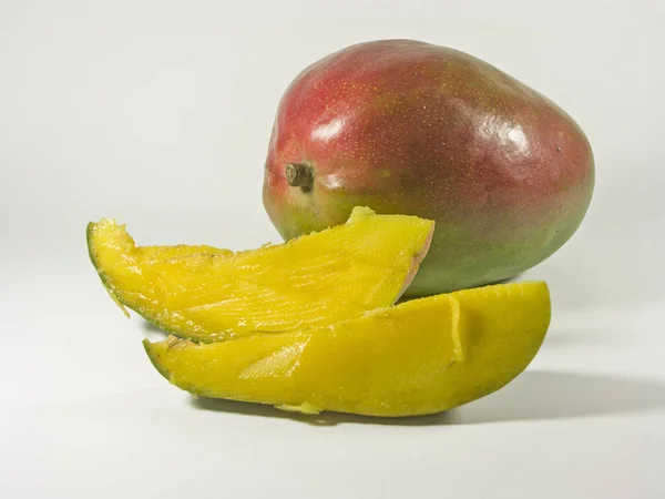 Fette di mango e mango — Foto Stock