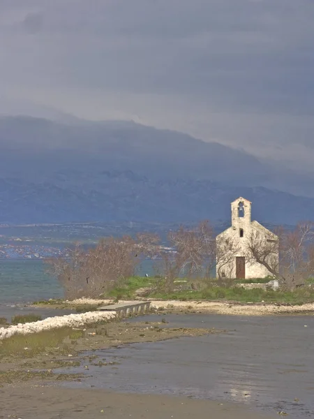Capela no mar de Novigrad — Fotografia de Stock