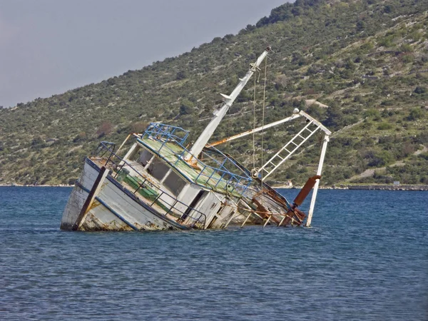 漁船の難破船 — ストック写真