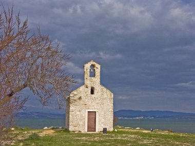 Şapel Novigrad denizin içinde