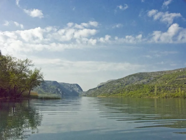 Озеро Visovacko jezero в Хорватії — стокове фото