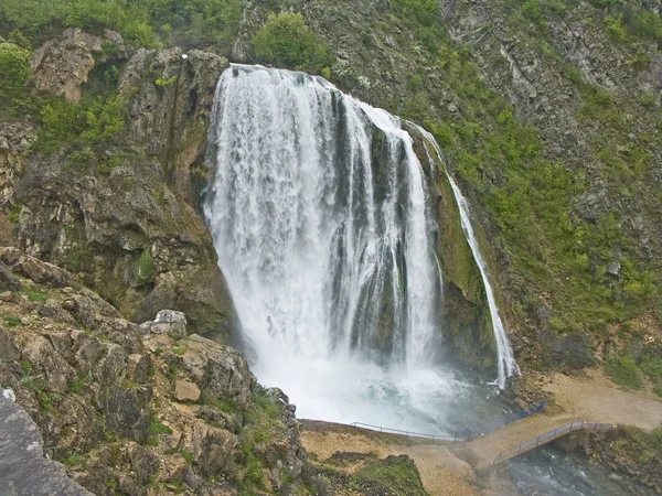 Topoljski buk - cachoeira na Croácia — Fotografia de Stock