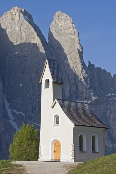 Capela de San Maurizio no Passo de Gardena — Fotografia de Stock