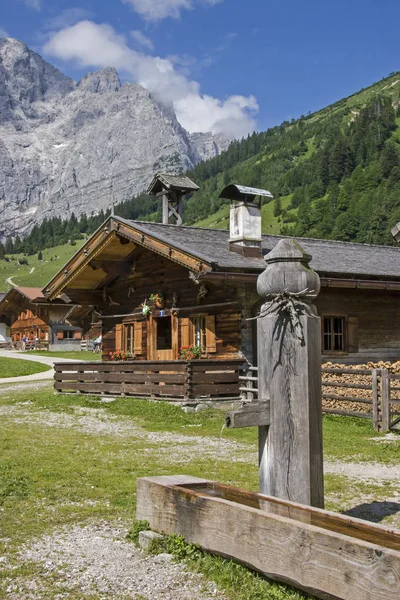 Alp kulübelerde Tyrol'deki / daki Eng — Stok fotoğraf
