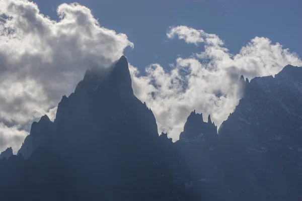 Humor de tormenta en Montblanc — Foto de Stock