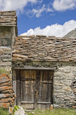 Bir dağ köyü ayrıntılarını