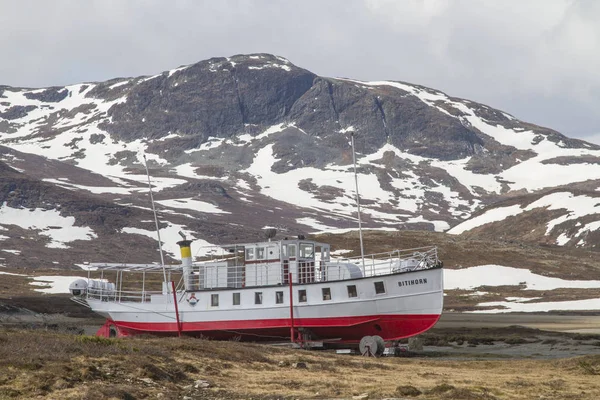 Navio de excursão Bitihorn em hibernação — Fotografia de Stock