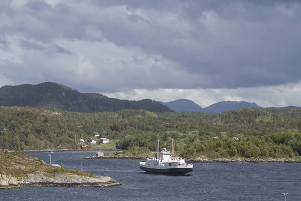 Ferry Talgsjoen Takes Locals Tourists Kristiansund Tustna Vice Versa — Stock Photo, Image